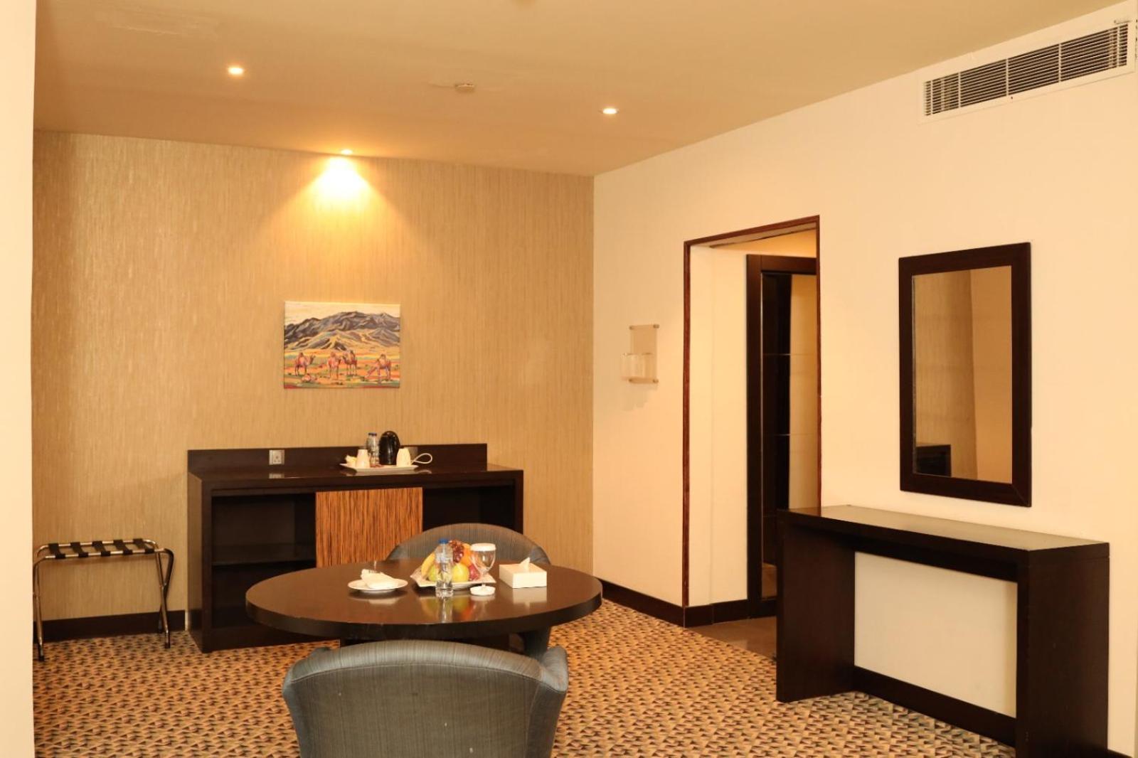 Golden Tulip Hail Exterior foto